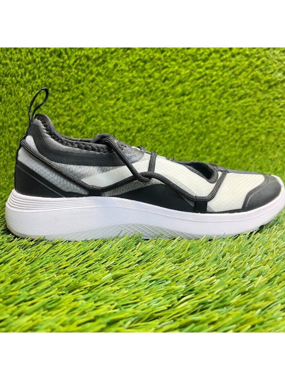 Vionic Giselle Womens Size 6 Black White Athletic Running Walking Shoes Sneakers
